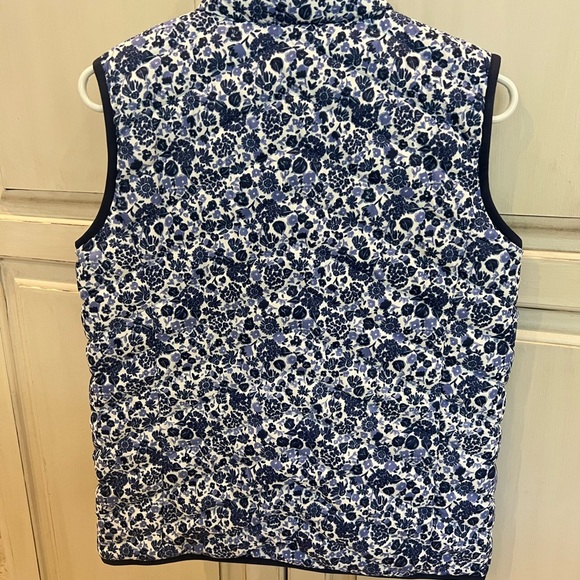 NWT New Vineyard vines, extra large girls vest floral grand millennial - Picture 2 of 4